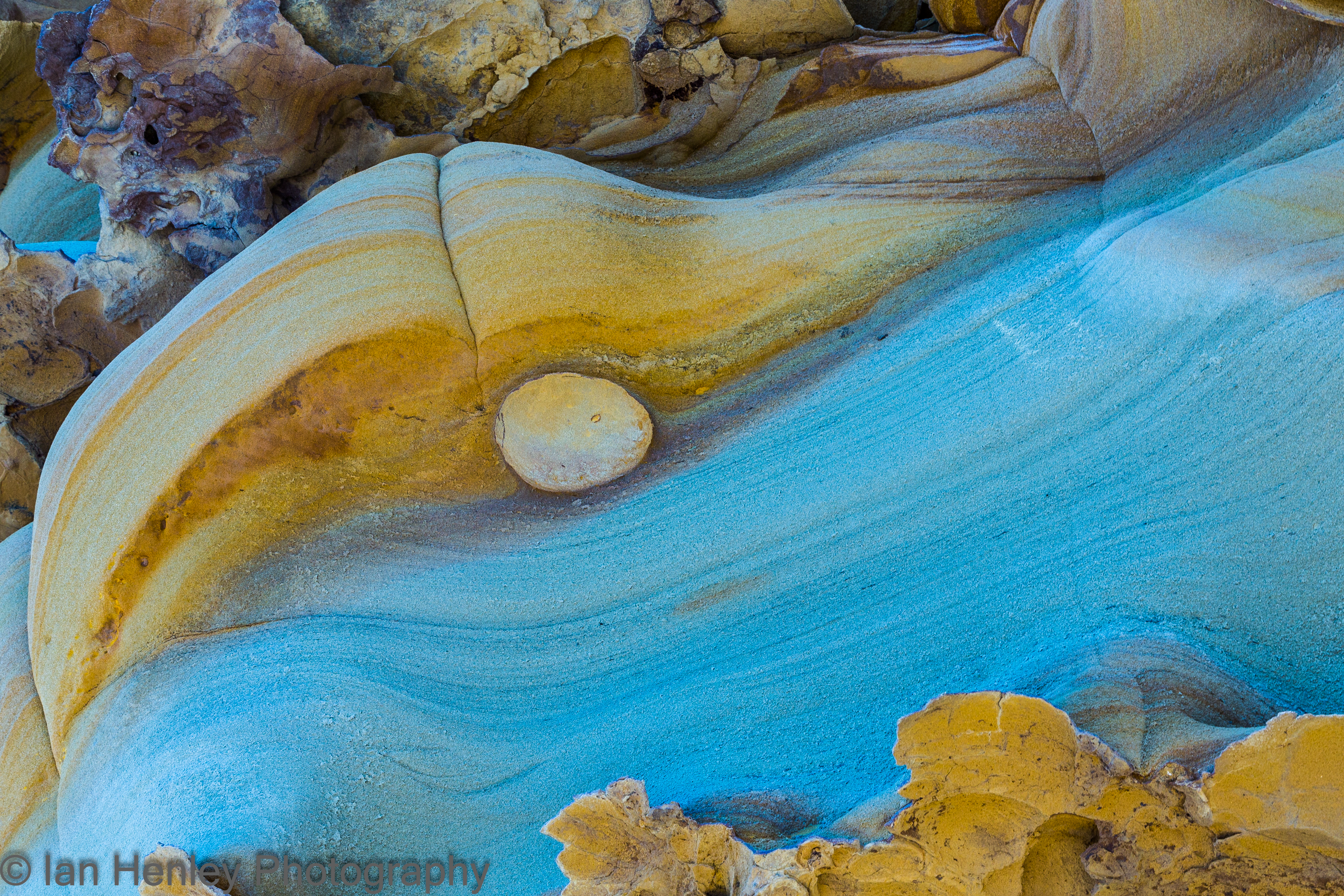 Natural graphics in the rocks at Avoca Beach, Terrigal, Australia