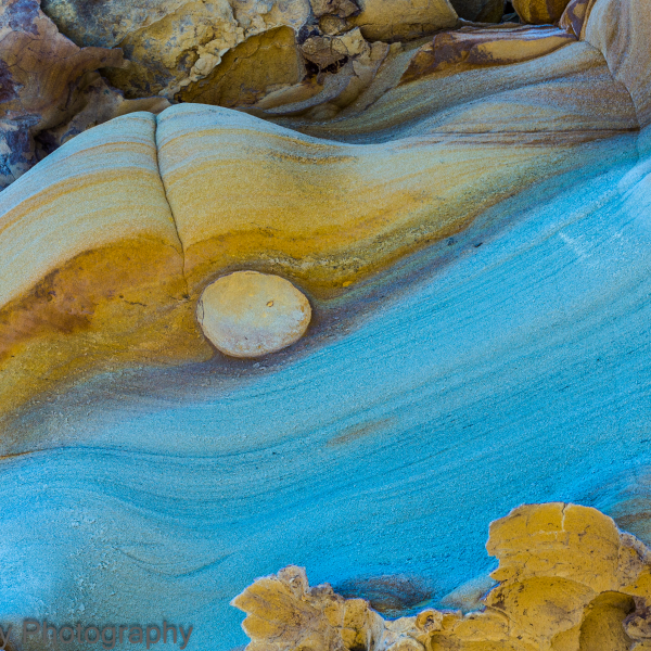 Natural graphics in the rocks at Avoca Beach, Terrigal, Australia